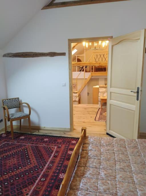 Superbe Appartement Dans Charmant Corps De Ferme Acheres-la-Foret ภายนอก รูปภาพ